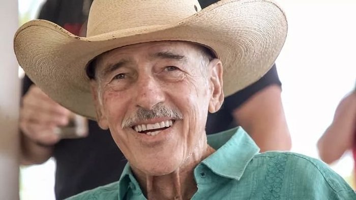 Morre Andrés Garcia, ator de "O Privilégio de Amar", aos 81 anos | GZH