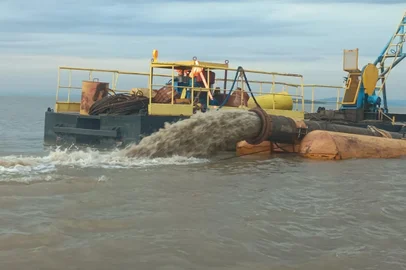 Começa dragagem do canal de Itapuã<!-- NICAID(15922374) -->