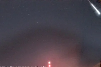 VÍDEO: Meteoro corta o céu do RS na madrugada de domingo<!-- NICAID(15773564) -->
