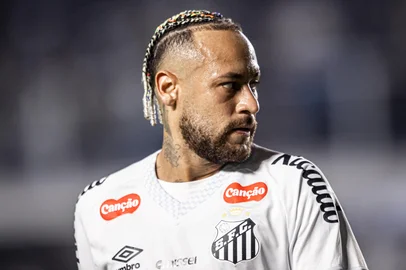 Raul Baretta / Santos,Divulgação SANTOS, SP, BRASIL, 16-07-2025: Santos x Flamengo na Vila Belmiro, em jogo válido pelo Brasileirão. Na foto, o atacante Neymar. (Foto: Raul Baretta/Santos/Divulgação)<!-- NICAID(16084865) -->