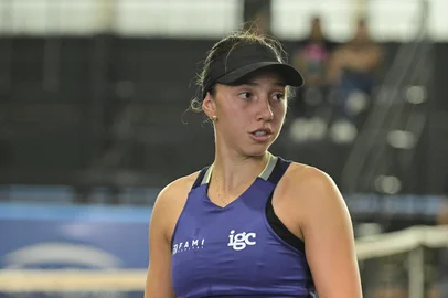 Torneio de Tênis WT50 e WT75. Vacaria é o palco de dois importantes torneios internacionais de tênis feminino durante o mês de março. O ITF W50 e o ITF W75 ocorrem nas sete quadras cobertas do complexo Santa Teresa.<!-- NICAID(15999119) -->