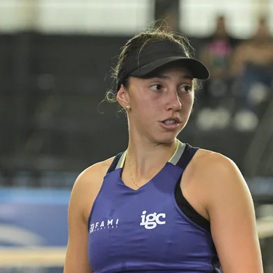 Torneio de Tênis WT50 e WT75. Vacaria é o palco de dois importantes torneios internacionais de tênis feminino durante o mês de março. O ITF W50 e o ITF W75 ocorrem nas sete quadras cobertas do complexo Santa Teresa.<!-- NICAID(15999119) -->