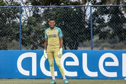 Treino do Bahia no CT Evaristo de Macedo em 10/08/2023 por Letícia Martins Fotos: Letícia Martins/EC BahiaNa foto: Adriel, goleiro emprestado pelo Grêmio<!-- NICAID(15507675) -->