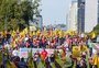 Reajuste salarial de 12% e gritos de "Fora Leite" dão tom do protesto dos funcionários estaduais