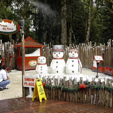 *** Aldeia do Papai Noel/Tati 7 ***Aldeia do Papai Noel, em Gramado.Na foto: praça da neve.<!-- NICAID(2611985) -->