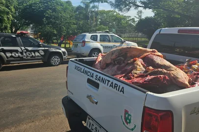 Polícia Civil / Divulgação Polícia Civil apreende mais de 400 kg de carne irregular em ação contra o abigeato em Santo Ângelo<!-- NICAID(16168065) -->