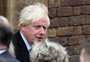 Boris Johnson retorna ao Reino Unido e reforça boatos de candidatura