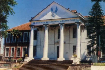 Acervo Instituto de Educação de Passo Fundo<!-- NICAID(15200918) -->