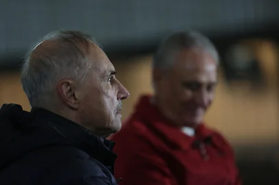 CAXIAS DO SUL, RS, BRASIL, 30/05/2025. Adenor Bachi, o Tite. Ex-técnico da Seleção Brasileiro e do Caxias, fala sobre os 25 anos da conquista do Campeonato Gaúcho 2000. Na entrevista também estava presente o médico Aloir de Oliveira, que também trabalhava com a SER Caxias na época da conquista. (Porthus Junior/Agência RBS)<!-- NICAID(16049176) -->