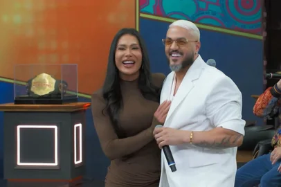 Belo e Gracyanne Barbosa se reencontram: "impossível não ter uma boa relação"<!-- NICAID(16001810) -->