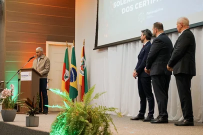 Mauro Diogo da Silva, Gerente de Produção da Trombini Embalagens, durante entrega do certificado 100+ da prefeitura de Farroupilha nesta quinta-feira (26). <!-- NICAID(16068624) -->