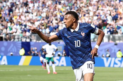 France's forward #10 Kylian Mbappe celebrates after scoring his team's first goal during the 2026 World Cup Group I football match between France and Senegal at the New York/New Jersey Stadium in East Rutherford on June 16, 2026.  (Photo by CHARLY TRIBALLEAU / AFP)<!-- NICAID(16307972) -->