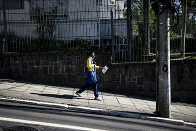 PORTO ALEGRE, RS, BRASIL, 21-07-2025: Levantamento da prefeitura mostra quais são ruas mais íngremes da Capital. Porto Alegre tem ruas famosas por suas "lombas", mas a lista traz algumas surpresas para os porto-alegrenses. Na foto: Rua Ramiro Barcelos, no bairro Moinhos de Vento, ocupada a 47ª posição de íngremes da capital. Foto: André Ávila/Agência RBSIndexador: Andre Avila<!-- NICAID(16084950) -->