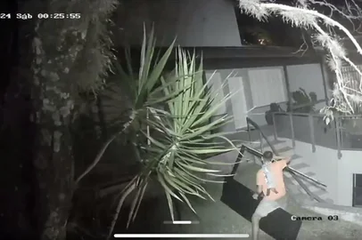 Roubo de porta de alumínio e ar condicionado no bairro Chácara das Pedras. - Foto: Ludymylla Almeida/Arquivo Pessoal<!-- NICAID(15721367) -->