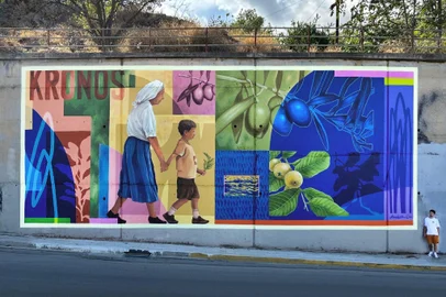 Kelvin Koubik Transforma Espaço Público com Mural na Grécia<!-- NICAID(15875487) -->