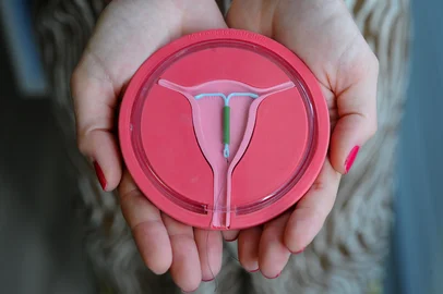 CAXIAS DO SUL, RS, BRASIL, 30/11/2023. A reportagem conversou com a médica ginecologista Mona Dall Agno para matéria do caderno Almanaque sobre métodos contraceptivos e saúde feminina. (Bruno Todeschini/Agência RBS)<!-- NICAID(15613153) -->