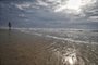 11/01/2024 - CAPÃO DA CANOA, RS, BRASIL - A quinta-feira (11) tem manhã de tempo firme, com sol entre nuvens. FOTO: LAURO ALVES, AGÊNCIA RBS<!-- NICAID(15647202) -->