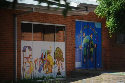 CAXIAS DO SUL, RS, BRASIL, 13/12/2023. Investigada por maus-tratos a bebês, escola maternal no bairro Desvio Rizzo fecha as portas em Caxias do Sul. (Bruno Todeschini/Agência RBS)Indexador: BTK<!-- NICAID(15624279) -->