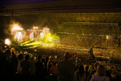 PORTO ALEGRE, RS, BRASIL, 11-11-2017. Show do Coldplay na Arena do Grêmio. (FOTO ANDRÉA GRAIZ/AGÊNCIA RBS).Indexador: Andrea Graiz<!-- NICAID(13262177) -->