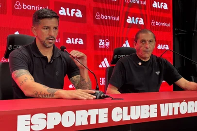 emiliano e ramon diaz durante a coletiva<!-- NICAID(16161830) -->