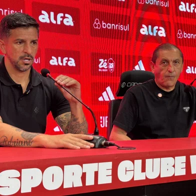 emiliano e ramon diaz durante a coletiva<!-- NICAID(16161830) -->