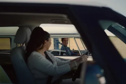 A Volskwagen do Brasil criou um filme publicitário com uso de Inteligência Artificial (IA) em que aparece Elis Regina, falecida em 1982, cantando ao lado da filha, Maria Rita<!-- NICAID(15472940) -->