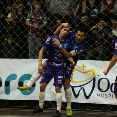 Comemoração de gol da BGF na Série Ouro do Estadual de Futsal 2023.