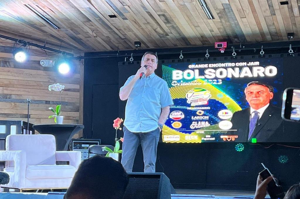 Bolsonaro diz que volta ao Brasil est&aacute; "pr&eacute;-marcada" para o dia 30 | GZH