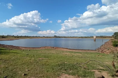 BAGÉ, RS, BRASIL - 20/03/2025 - Situação da barragem da Sanga Rasa, em Bagé<!-- NICAID(15999843) -->