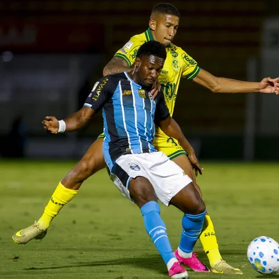 MIRASSOL X GRÊMIOSP - BRASILEIRÃO/MIRASSOL X GRÊMIO - ESPORTES - Amuzu, do Grêmio, na partida entre Mirassol e Grêmio válida pela 19ª rodada do Campeonato Brasileiro 2026,   realizada no Estádio Jose Maria de Campos Maia, em Mirassol, na noite desta sexta-feira, 17 de junho de 2026.   17/07/2026 - Foto: JOSé LUIS SILVA/AGÊNCIA F8/ESTADÃO CONTEÚDOEditoria: ESPORTESLocal: MIRASSOLIndexador: JOSé LUIS SILVAFonte: Agencia F8Fotógrafo: AGÊNCIA F8<!-- NICAID(16329544) -->