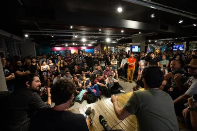 Comunicadores do Pretinho Básico, Luciano Potter, Duda Garbi, Arthur Gubert, Nego Di e Rafinha batem papo com o público em evento realizado no dia 1º de abril, dia da mentira.<!-- NICAID(14118861) -->
