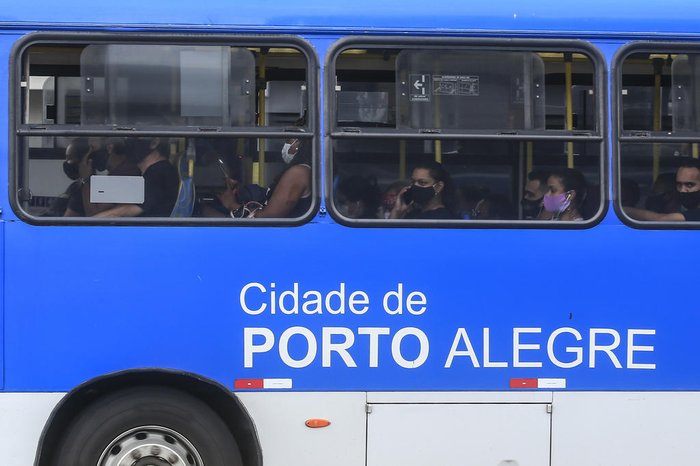 EPTC amplia horários em quatro linhas de ônibus em Porto Alegre, Rio  Grande do Sul