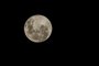 PORTO ALEGRE, RS, BRASIL,  28/03/2021- Lua cheia, na noite deste Domingo(28). Foto: Marco Favero / Agencia RBS<!-- NICAID(14744955) -->