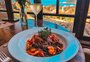 Restaurante italiano na Praia do Rosa guarda uma das vistas mais lindas e gastronomias mais saborosas do litoral catarinense