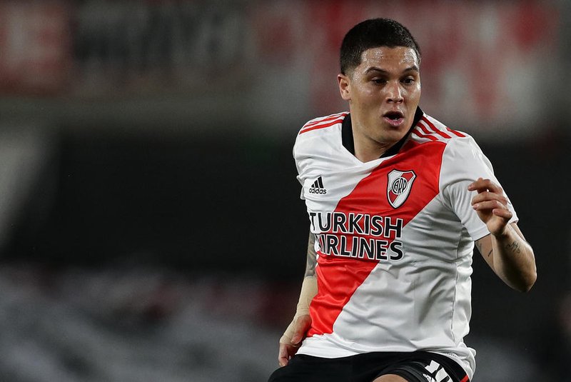 River Plate's Colombian midfielder Juan Fernando Quintero controls the ball during their Argentine Professional Football League Tournament 2022 match against Sarmiento at El Monumental stadium in Buenos Aires, on July 31, 2022. (Photo by ALEJANDRO PAGNI / AFP)Editoria: SPOLocal: Buenos AiresIndexador: ALEJANDRO PAGNISecao: soccerFonte: AFPFotógrafo: STR<!-- NICAID(15305987) -->