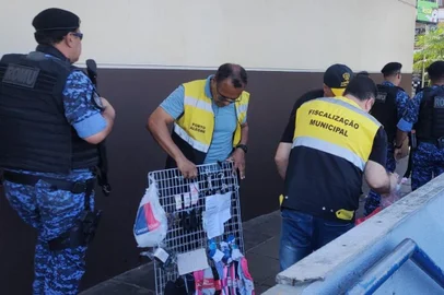 Operação Calçada Livre em Porto Alegre<!-- NICAID(15594659) -->