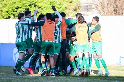 Juventude vence o  Bahia de virada, por 3 a 1, pela 17ª rodada do Brasileirão sub-20, no Homero Soldatelli, em Flores da Cunha.<!-- NICAID(16075987) -->