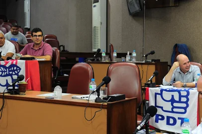CAXIAS DO SUL, RS, BRASIL, 02/03/2023. Aceito por unanimidade pedido para dar início ao processo de cassação do vereador caxiense Sandro Fantinel. (Bruno Todeschini/Agência RBS)Indexador: BTK<!-- NICAID(15364563) -->