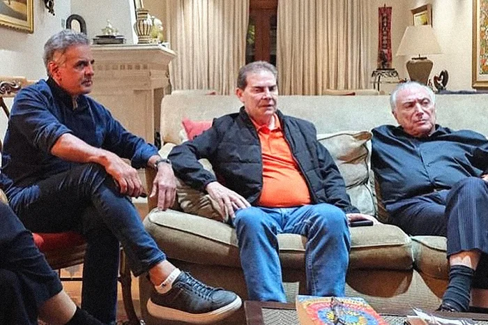 @aecionevesoficial / Instagram / Reprodução