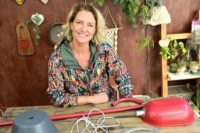 Maysa Bonissoni - Luminária DIY para o Casa & Cia:Faça você mesmo uma luminária para o cantinho de leitura.<!-- NICAID(15472468) -->