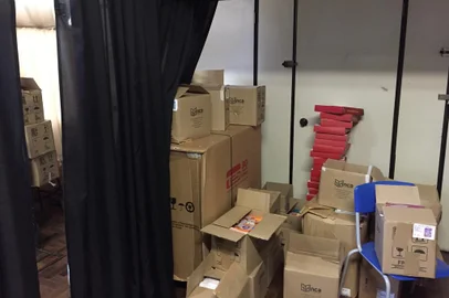 DESPERDíCIO NA EDUCAÇÃO _ Comprados no ano passado, aparelhos eletrônicos e obras literárias e didáticas não são utilizados e estão guardados precariamente em colégios e depósitos da prefeitura. Na foto, Escola Municipal Jean Piaget.   Foto: Adriana Irion / Agencia RBS<!-- NICAID(15449009) -->