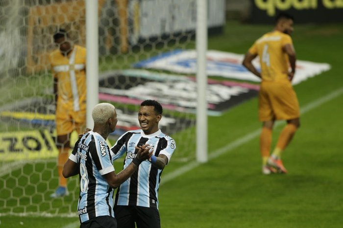 Jean Pyerre vê vantagem mínima do Grêmio e brinca sobre o gol: Sobrou promoção