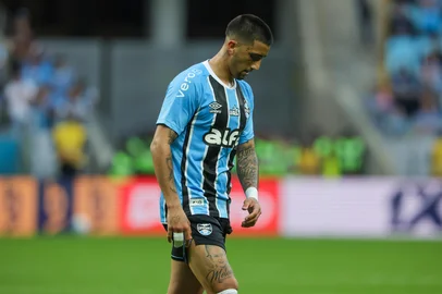 Porto Alegre, RS, Brasil, 13-09-2025: Grêmio enfrenta o Mirassol pelo Campeonato Brasileiro Série A, na Arena. Na foto, o jogador do Grêmio, Cristian Olivera. Foto: Jefferson Botega/Agência RBSIndexador: jeff botega<!-- NICAID(16123666) -->
