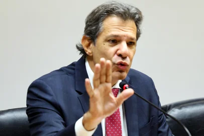 BrasÃ­lia (DF), 22/05/2025 - O ministro da Fazenda, Fernando Haddad, durante divulgaÃ§Ã£o dos dados do RelatÃ³rio de AvaliaÃ§Ã£o de Receitas e Despesas PrimÃ¡rias do 2Âº bimestre de 2025. Foto: Valter Campanato/AgÃªncia BrasilBrasília (DF), 22/05/2025 - O ministro da Fazenda, Fernando Haddad, durante divulgação dos dados do Relatório de Avaliação de Receitas e Despesas Primárias do 2º bimestre de 2025. Foto: Valter Campanato/Agência BrasilLocal: BrasÃ­liaIndexador: Valter Campanato/AgÃªncia BrasilFonte: AgÃªncia Brasil/Empresa Brasil dFotógrafo: RepÃ³rter FotogrÃ¡fico<!-- NICAID(16044772) -->
