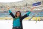 Gloria Maria toda faceira posando no emblemático estádio Maracanã. A jornalista será uma das âncoras da cerimônia de abertura dos Jogos, nesta sexta-feira.<!-- NICAID(12352117) -->