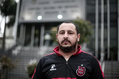 PORTO ALEGRE, RS, BRASIL - 2024.06.24 - Audiência do Caso Rai Duarte.Torcedor do Brasil de Pelotas que diz ter sido agredido por policiais militares em um jogo, será ouvido no inquérito da Justiça Militar. (Foto: André Ávila/ Agência RBS)Indexador: Andre Avila<!-- NICAID(15796955) -->