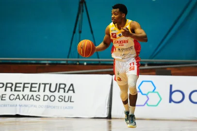CAXIAS DO SUL, RS, BRASIL, 16/06/2023. Caxias do Sul Basquete/Recreio da Juventude x Cetaf-Vila Velha, jogo válido pela primeira rodada da Liga de Desenvolvimento de Basquete 2023 (LDB) e realizado no Ginásio do Sesi. (Porthus Junior/Agência RBS)<!-- NICAID(15458881) -->