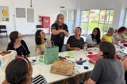 A Secretaria Municipal da Cultura (SMC), por meio da Diretoria de Arte e Cultura Popular, em parceria com o Programa Caxias Criativa, está com inscrições abertas para o Programa de Oficinas de Cultura Popular. As atividades são gratuitas e contemplam oficinas de Artesanato, Capoeira, Cultura Hip Hop, Cultura Regional e Linguagens Contemporâneas na Cultura Popular. As aulas ocorrerão semanalmente, com duas horas de duração, em diferentes bairros da cidade, com início em agosto e término entre novembro e dezembro de 2026.<!-- NICAID(16331175) -->