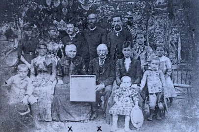 Pierre François Alphonse Mabilde (senhor) e família. Belga que viveu no RS.<!-- NICAID(16243490) -->
