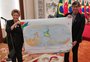 Na China, Dilma e presidente do IBGE apresentam mapa-múndi
invertido